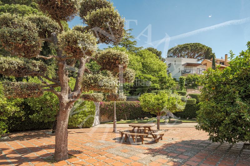 Foto e1d536a6-03c2-4718-84b6-61961aedd422. Casa amb xemeneia calefacció aparcament piscina a Garriga (La)