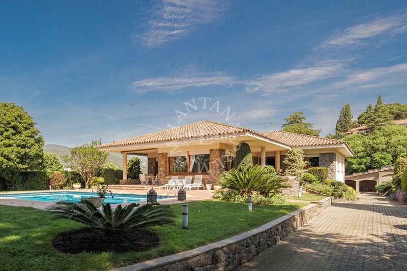 Foto cb50ff38-e888-4037-831d-7775e54f748f. House with parking in Centre Garriga (La)