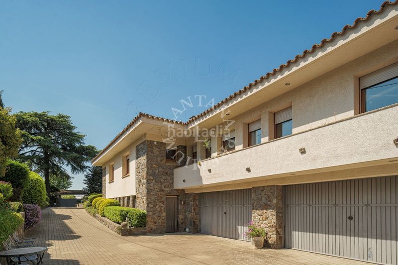 Foto f7fe1e46-0d09-4e30-a247-0faee734387d. House with parking in Centre Garriga (La)