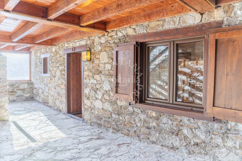 Foto 0e1f6722-35f2-4b36-86a4-92d9331bd831. Casa amb calefacció a Baquèira Naut Aran