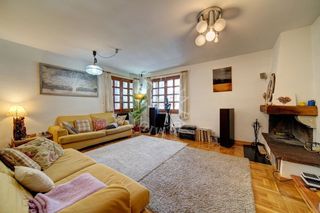 Casa  Claverola. Gran casa a cuatro vientos con jardin y licencia de uso turístic