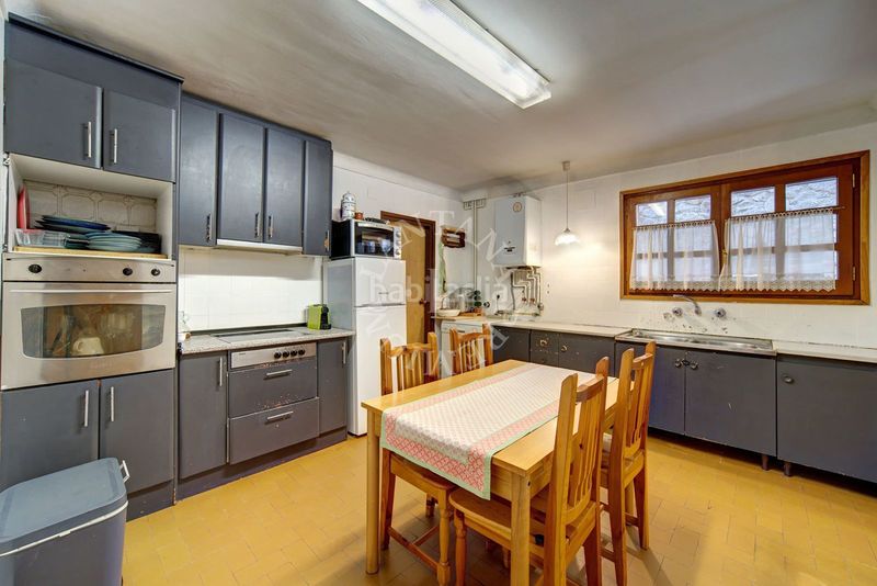 Foto 5d5416bd-e849-47c8-a3da-ea9e3b6905f7. Casa amb aparcament a Salardú Naut Aran