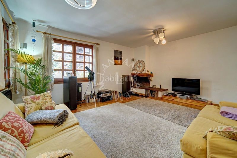 Foto e0472d20-072c-444f-b717-a81ceb479d8a. Casa amb aparcament a Salardú Naut Aran