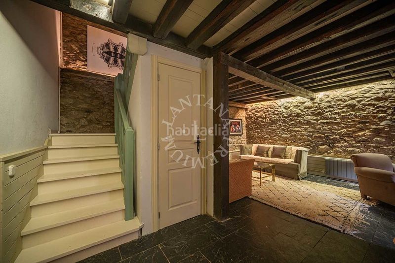 Foto b267f426-9803-4e67-b193-0e0e45c23ad2. Casa gran casa aranesa en Escunhau con jardin y casa aneja en Vielha e Mijaran