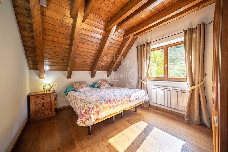 Foto df8ef7fa-7860-450d-a50c-8ef60e97be42. Casa  con jardin, parking y vistas en la zona alta de Vielha en Vielha e Mijaran