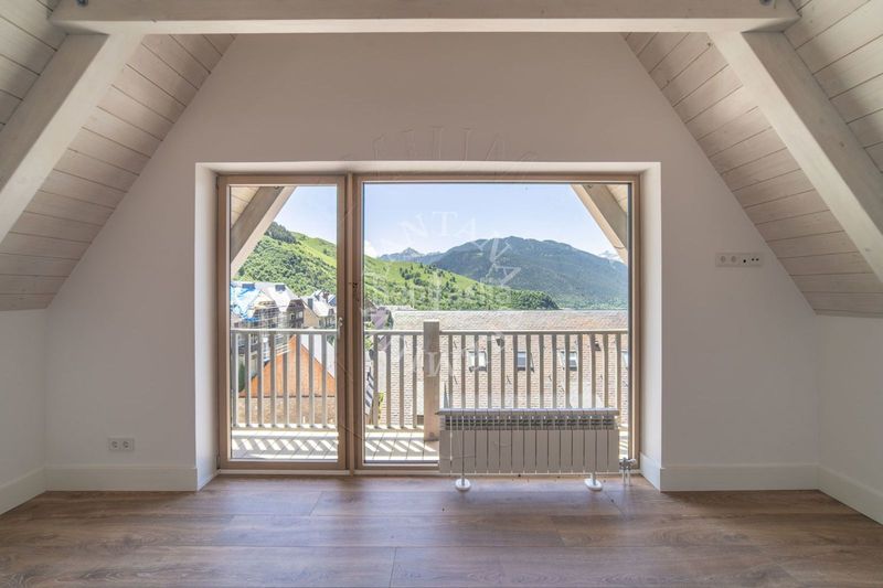 Foto b875e9b1-d8b4-416e-b7ab-b4765ada1e67. Casa amb aparcament a Bagergue Naut Aran