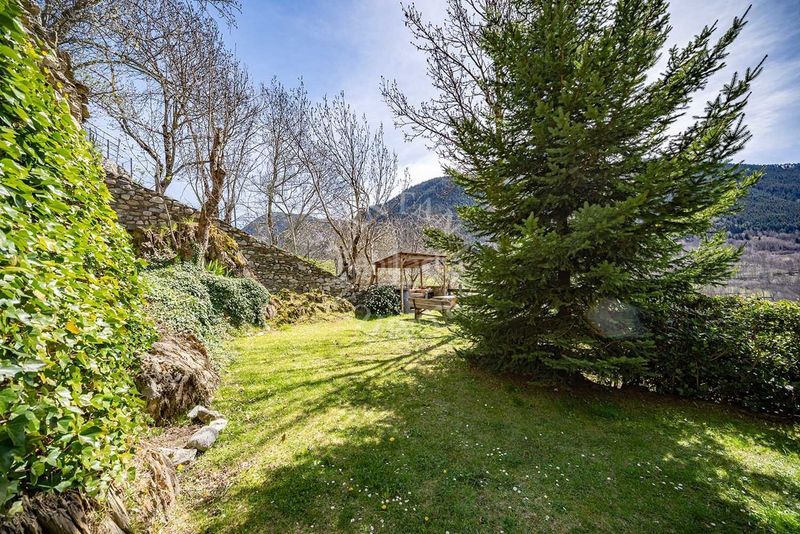 Foto 66bae094-5070-4523-b035-4be4331df228. Casa amb aparcament a Unha Naut Aran