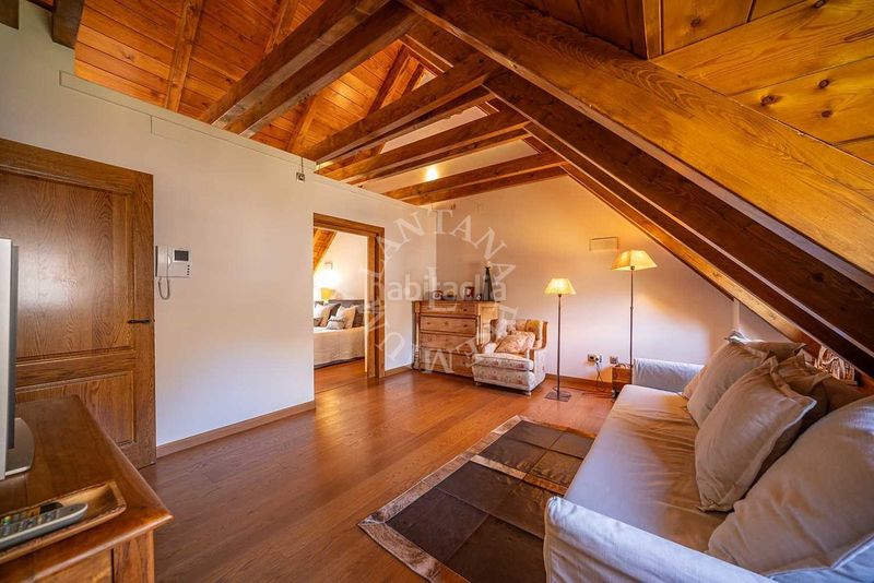 Foto f252f61f-8d58-4d2d-a3b1-35691b32de6a. Casa amb aparcament a Unha Naut Aran