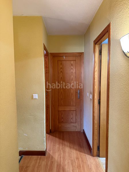 Foto 0bf300aa-0217-495d-ad0c-7ad0601703dc. Casa adossada amb xemeneia piscina a Centro San Juan de Alicante