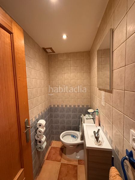 Foto b6c0a44a-8d70-4468-b831-9e302f2d5613. Casa adossada amb xemeneia piscina a Centro San Juan de Alicante
