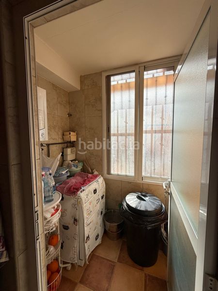 Foto c15c5927-caea-4a5e-9254-dedd7b569055. Casa adossada amb xemeneia piscina a Centro San Juan de Alicante