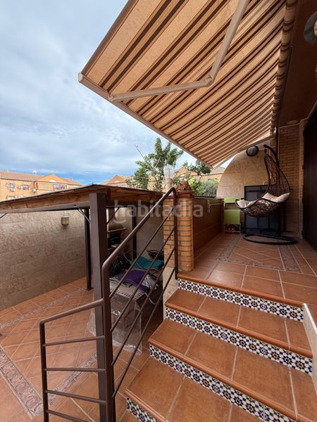 Foto dc62bab4-cbc8-4806-8d18-d68322f3baf5. Casa adossada amb xemeneia piscina a Centro San Juan de Alicante