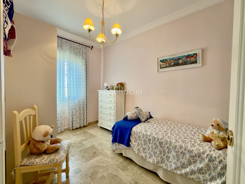 Foto 4481d3fe-3cce-41a5-9492-b3b2d780f676. Casa amb calefacció aparcament a Aljamar Tomares