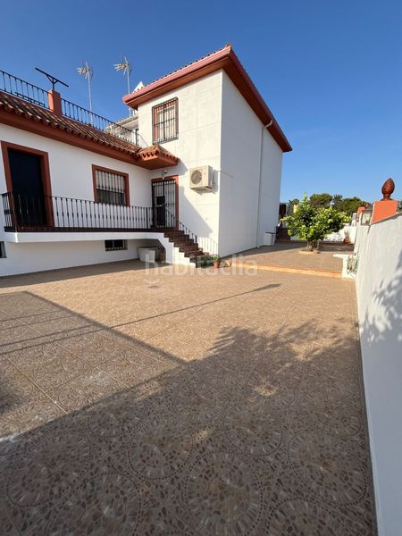 Foto 4f8d00eb-3150-4142-bcdd-9458600d5a53. Casa con riscaldamento parcheggio in Castilleja de la Cuesta