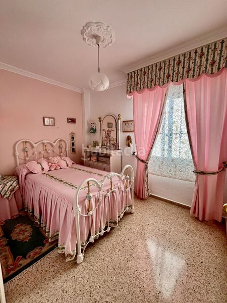 Foto c64c6944-bd2a-46b2-9e6f-4d6018f259ce. Casa con riscaldamento parcheggio in Castilleja de la Cuesta