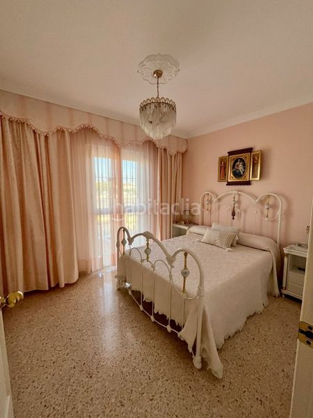 Foto dd2faba9-b446-4c25-b316-1c88fb99e687. Casa con riscaldamento parcheggio in Castilleja de la Cuesta