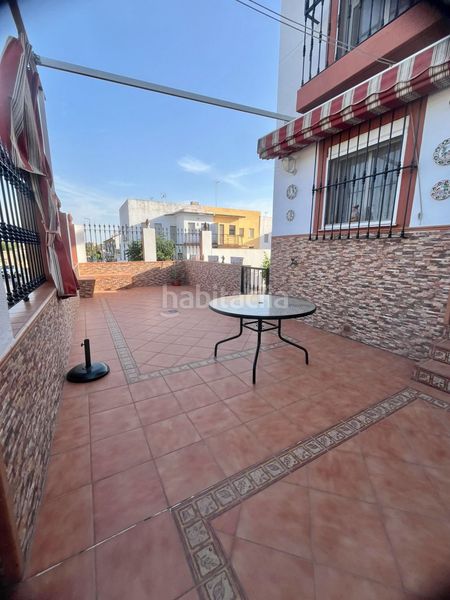 Foto f70feb8c-2b0a-420c-9fad-ce516307c3cc. Casa con riscaldamento parcheggio in Castilleja de la Cuesta