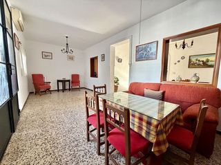 Casa a Pilas. Casa en venta en pilas, 3 dormitorios.