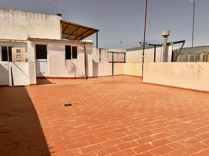 Foto 577299d4-98d3-4510-8ff0-6890bb768cc3. Casa amb calefacció a Lora del Río