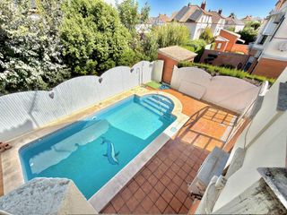 Casa  De torrejón. Casa en venta en centro, 5 dormitorios.