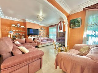 House  De torrejón. Casa en venta en centro, 5 dormitorios.