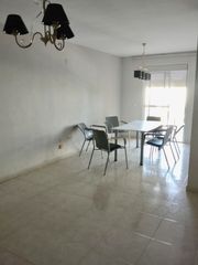 Flat in Gines. Piso en venta en pueblo, 4 dormitorios.
