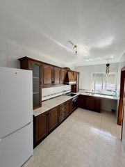 Appartamento in Gines. Piso en venta en pueblo, 4 dormitorios.