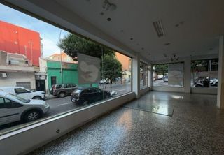 Local Comercial en Calle Cerro de la Alcazaba