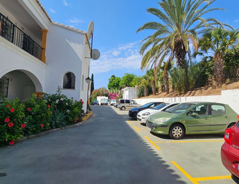 Foto a1c3f30e-a918-44a5-80c1-fbde885deefe. Apartament amb calefacció aparcament piscina a Montemar Torremolinos