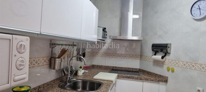Foto ec2b8317-8430-4ae3-a0db-a14b020439e8. Apartament amb calefacció aparcament piscina a Puerto Marina Benalmádena