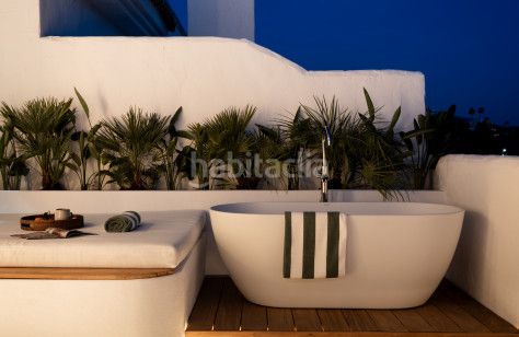 Foto 2b377629-7f1b-48dc-a8c0-8b3392241321. Àtic amb calefacció aparcament piscina a Nagüeles Alto Marbella