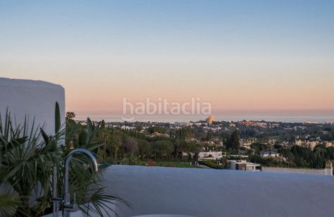 Foto a153fad5-8d9c-4cca-bc12-cbbf09e9f3ff. Àtic amb calefacció aparcament piscina a Nagüeles Alto Marbella