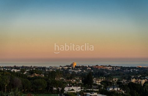 Foto d605c81a-e14d-4b9d-8885-9b5eaf22f414. Àtic amb calefacció aparcament piscina a Nagüeles Alto Marbella