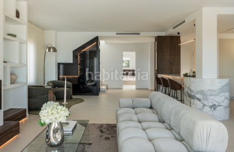 Foto f80405ba-a400-4b2d-98f7-b067b36c0e04. Àtic amb calefacció aparcament piscina a Nagüeles Alto Marbella