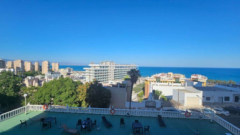 Foto 006a5413-d1f3-4577-bab9-3d105b6ba622. Estudi amb calefacció aparcament piscina a El Bajondillo Torremolinos