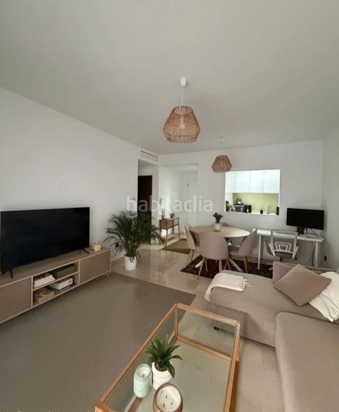 Foto 317615cf-e0e2-4944-b65a-569b5e1d63ce. Apartament amb aparcament piscina a La Colina Torremolinos