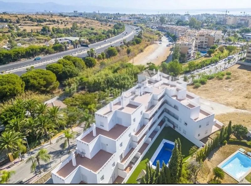 Foto 43eb4dae-51f8-405f-b53f-9dd1d74e88ab. Apartament amb aparcament piscina a La Colina Torremolinos