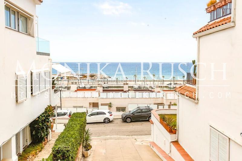 Foto c5225db6-bf55-4977-b8eb-7b636b76a523. Alquiler piso exclusivo apartamento de lujo en alquiler temporal sobre el port daiguadolç, en Sitges