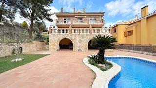 Maison à Canyelles. Maravillosa casa independiente en canyelles, en garraf