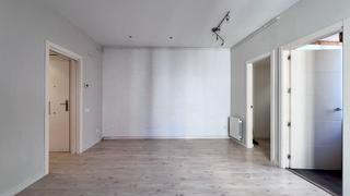 Flat in El Camp de l´Arpa del Clot. Piso reformado en venta en el clot