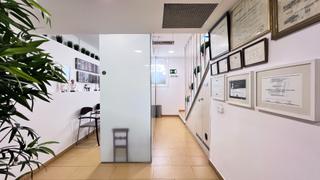 Local Comercial a Sant Gervasi - Galvany. Local polivalente en venta en calle casanova, en galvany, a poco