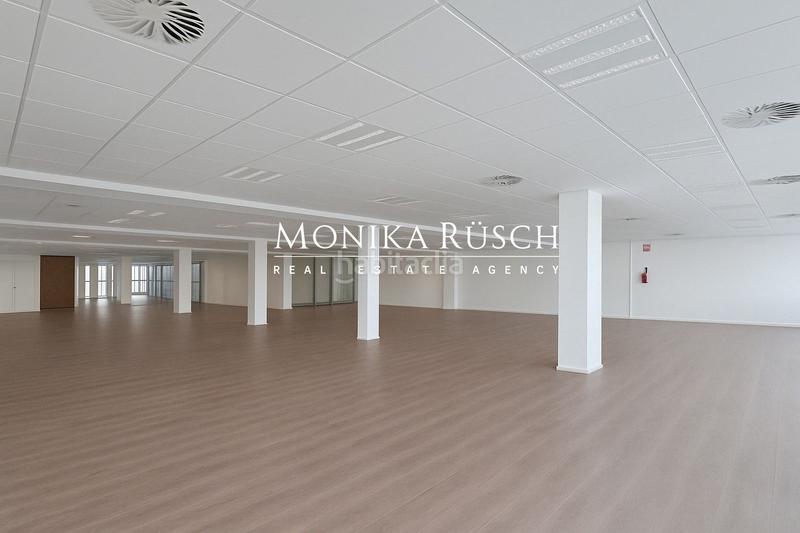 Foto b4f5cc60-5b30-49d3-ad78-35027d5c16b7. Rent office space with heating in El Parc i la Llacuna del Poblenou Barcelona