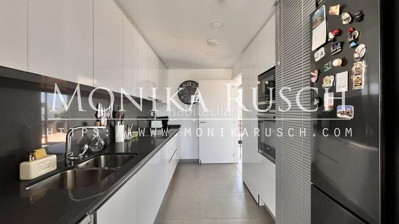 Foto 54ab4a15-cc69-4ee2-9cc0-2f6537644e73. Rent penthouse with heating pool in Aiguadolç - Sant Sebastià Sitges