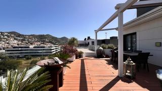 Lloguer tic a Aiguadol - Sant Sebasti. tico de lujo en alquiler temporal,  con terrazas y vistas en ai