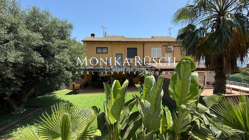 Foto 5bac9b58-f11a-4d4e-b0f9-512cef9df3bd. Rent semi detached house with pool in El Poal Castelldefels