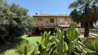 Lloguer Casa adossada a El Poal. Casa pareada con jardn con vistas al macizo del garraf y al mar