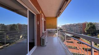 Lloguer Pis a Putget - Farró. Piso en alquiler sin muebles de 117m2, 4 habitaciones con terraz