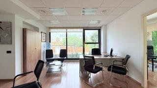 Miete Büro in Diagonal Mar i el Front Marítim del Poblenou. Oficina en alquiler en paseig taulat toda exterior de 84m2