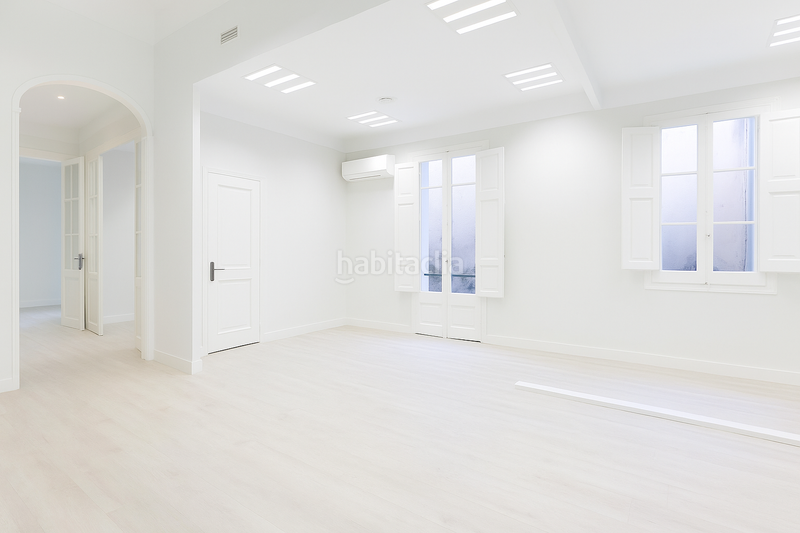 Foto b770b84e-56a3-4423-b379-3383c4faa8e7. Rent office space with heating in L´Antiga Esquerra de l´Eixample Barcelona