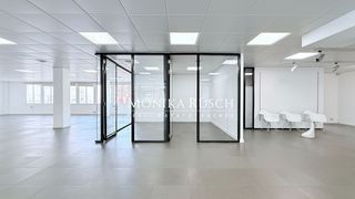 Affitto Ufficio in Barri de les Corts. Oficina luminosa de 432 m en alquiler en calle galileu, les cort